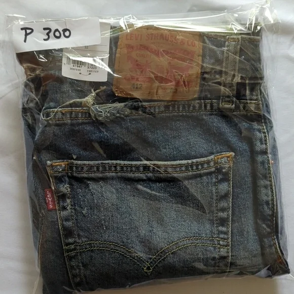 Levi's Classic Blue Denim Shorts32 W MRSP $50 - Picture 8 of 8